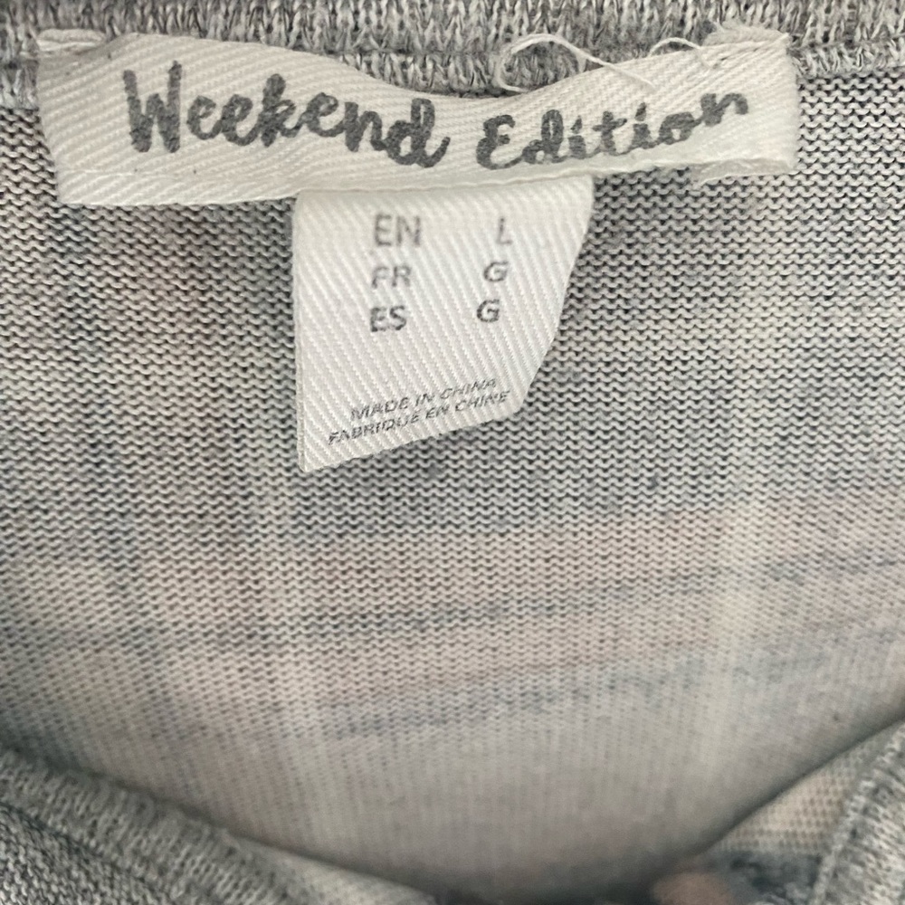Weekend Edition - Gray and light pink plaid button down shirt w long sleeves 🩶 - Picture 3 of 3